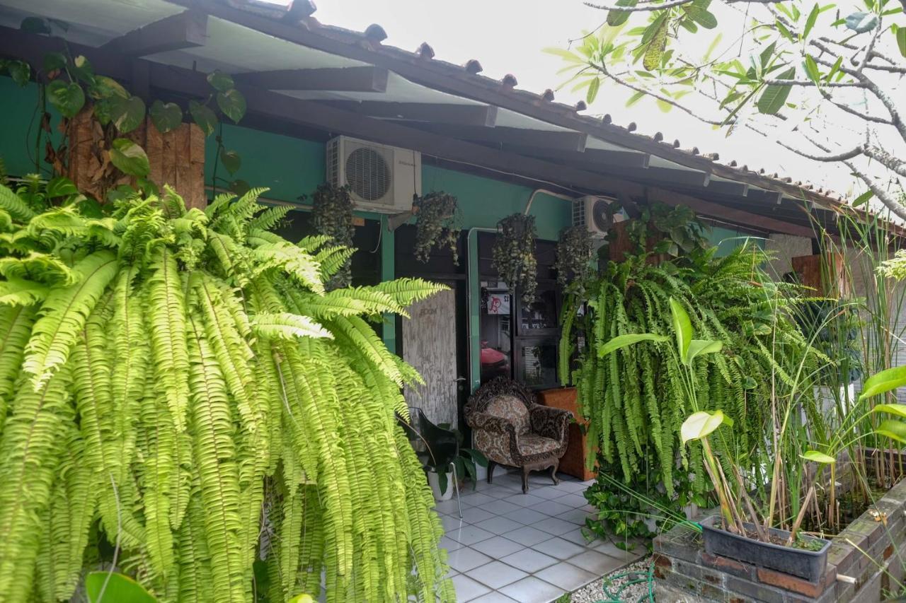 Hotel Reddoorz Near Lotte Mart Maguwoharjo Yogyakarta Esterno foto
